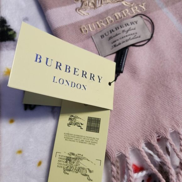 Pink Burberry Cashmere Scarf - Picture 3 of 6
